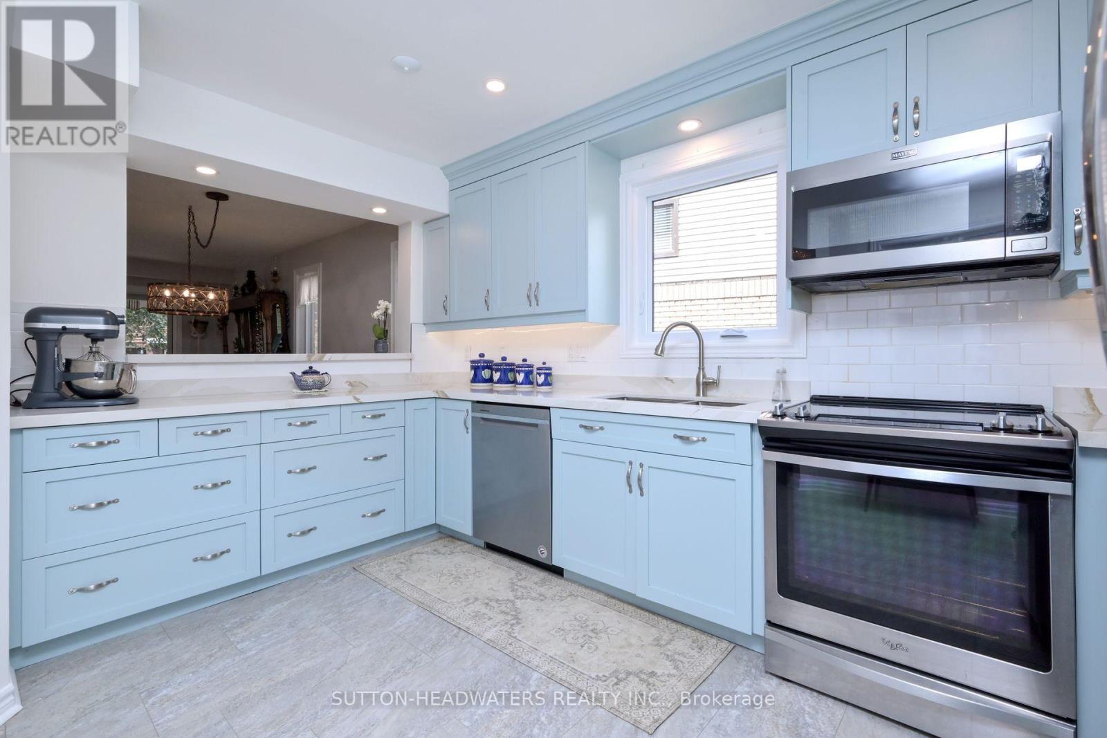 Photo 11 of 29 Parkette Drive, New Tecumseth ON