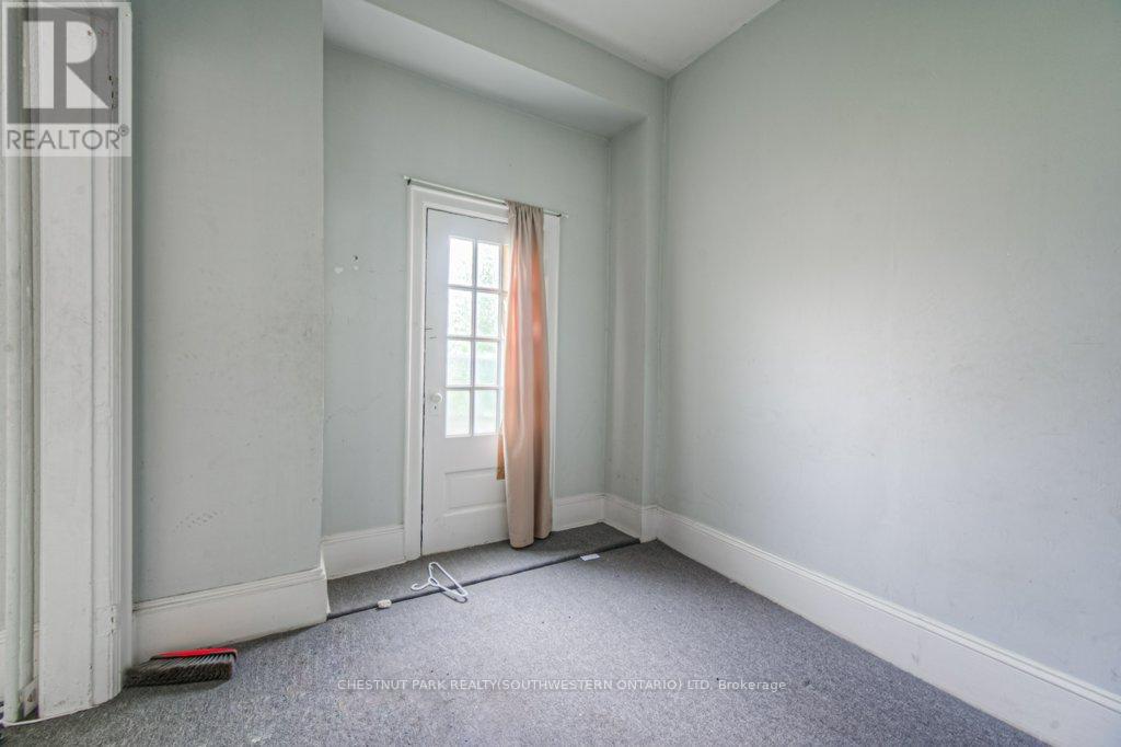Photo 26 of 245 Ainslie Street S, Cambridge ON