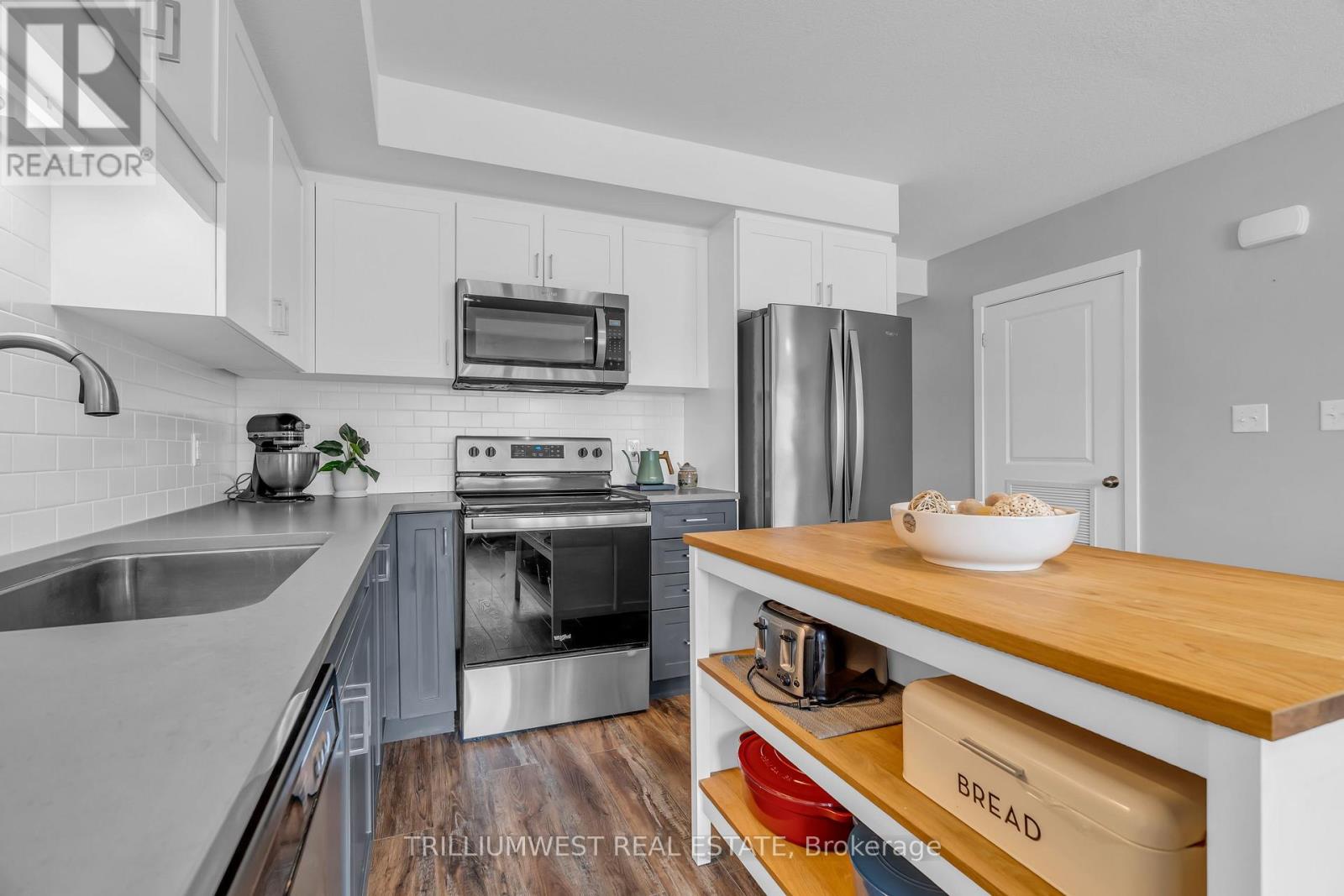 Photo 7 of A 19 90 160 Rochefort Street, Kitchener ON