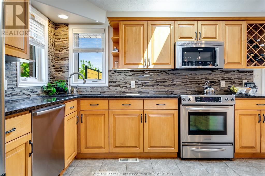 Photo 10 of 171 Sturgeon Meadows, Leamington ON