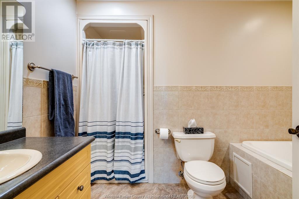 Photo 17 of 171 Sturgeon Meadows, Leamington ON