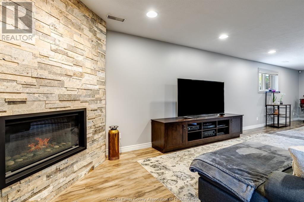 Photo 29 of 171 Sturgeon Meadows, Leamington ON
