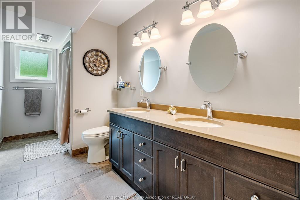Photo 33 of 171 Sturgeon Meadows, Leamington ON