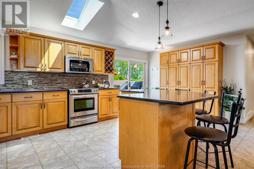 Photo 9 of 171 Sturgeon Meadows, Leamington ON