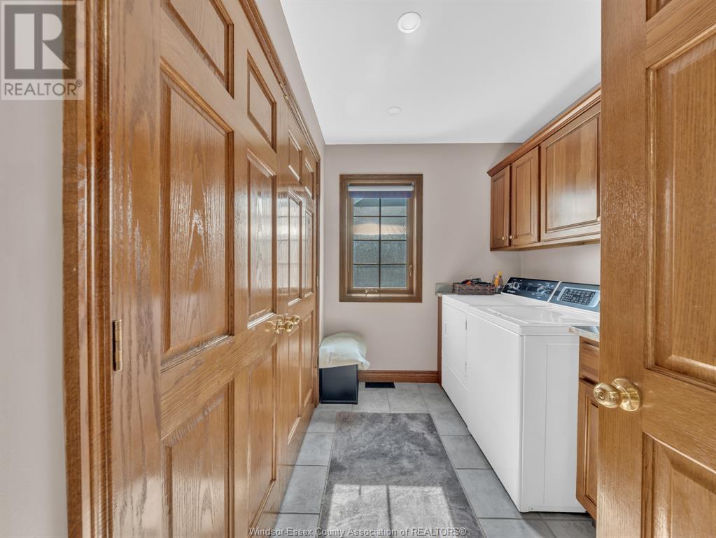 Photo 5 of 578 County Rd 34 West, Essex ON