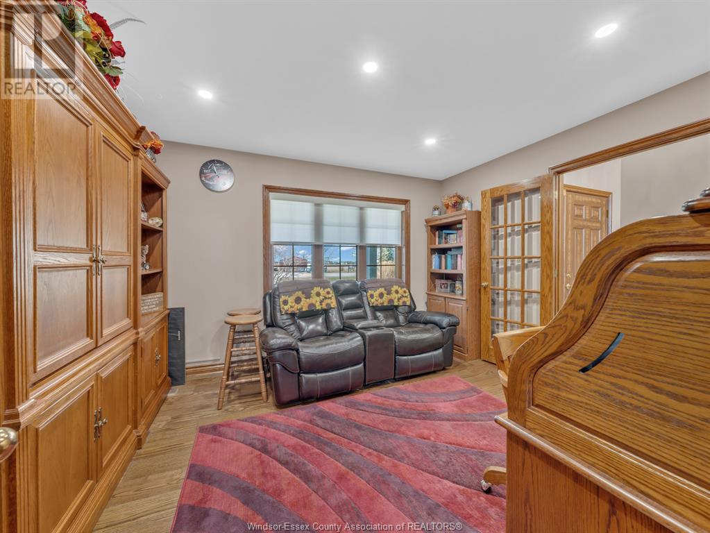 Photo 4 of 578 County Rd 34 West, Essex ON