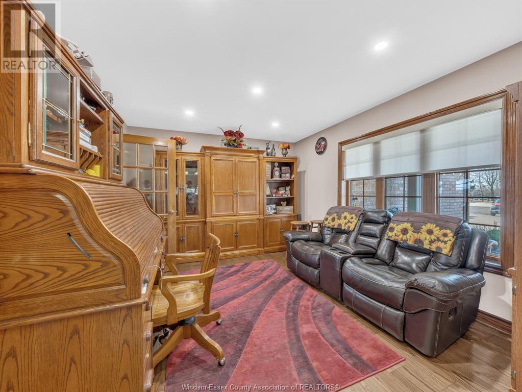 Photo 39 of 578 County Rd 34 West, Essex ON
