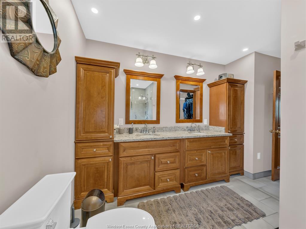 Photo 34 of 578 County Rd 34 West, Essex ON