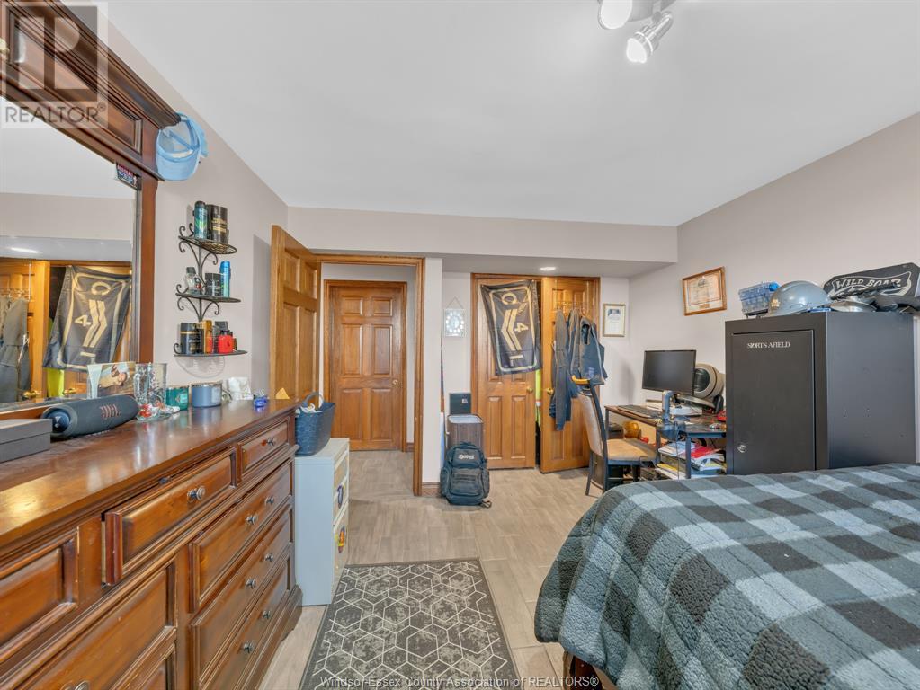 Photo 14 of 578 County Rd 34 West, Essex ON