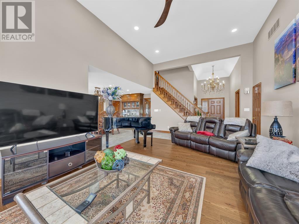 Photo 48 of 578 County Rd 34 West, Essex ON