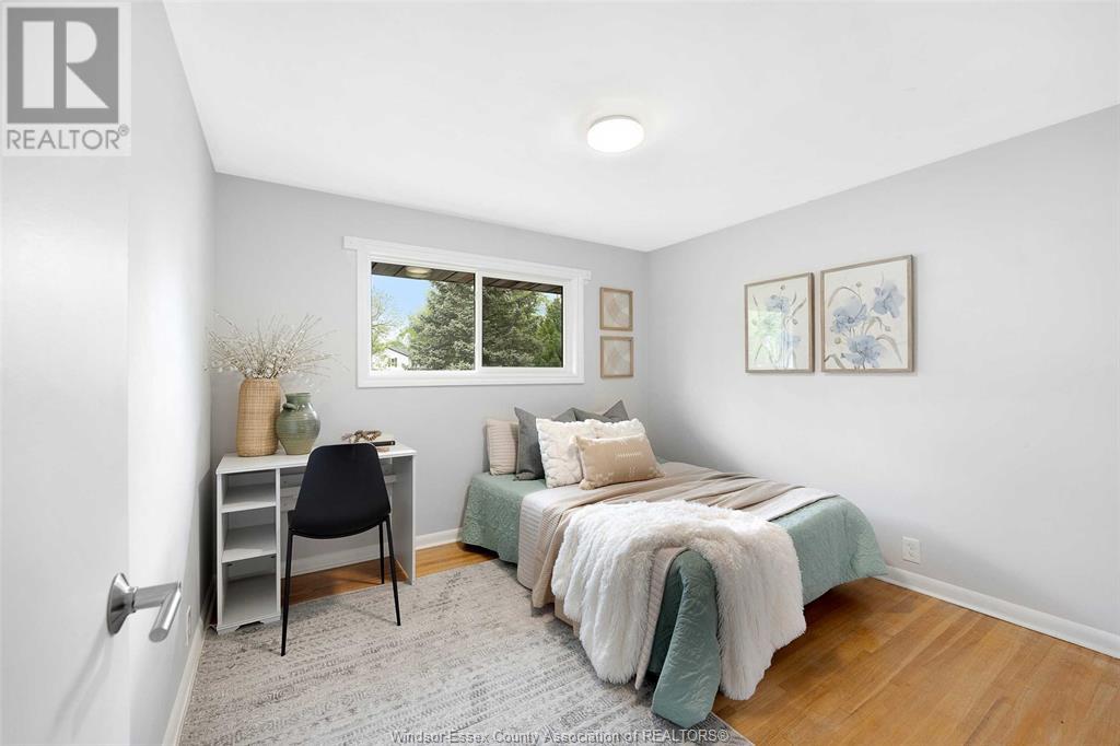 Photo 23 of 1558 Stratford Court, Windsor ON