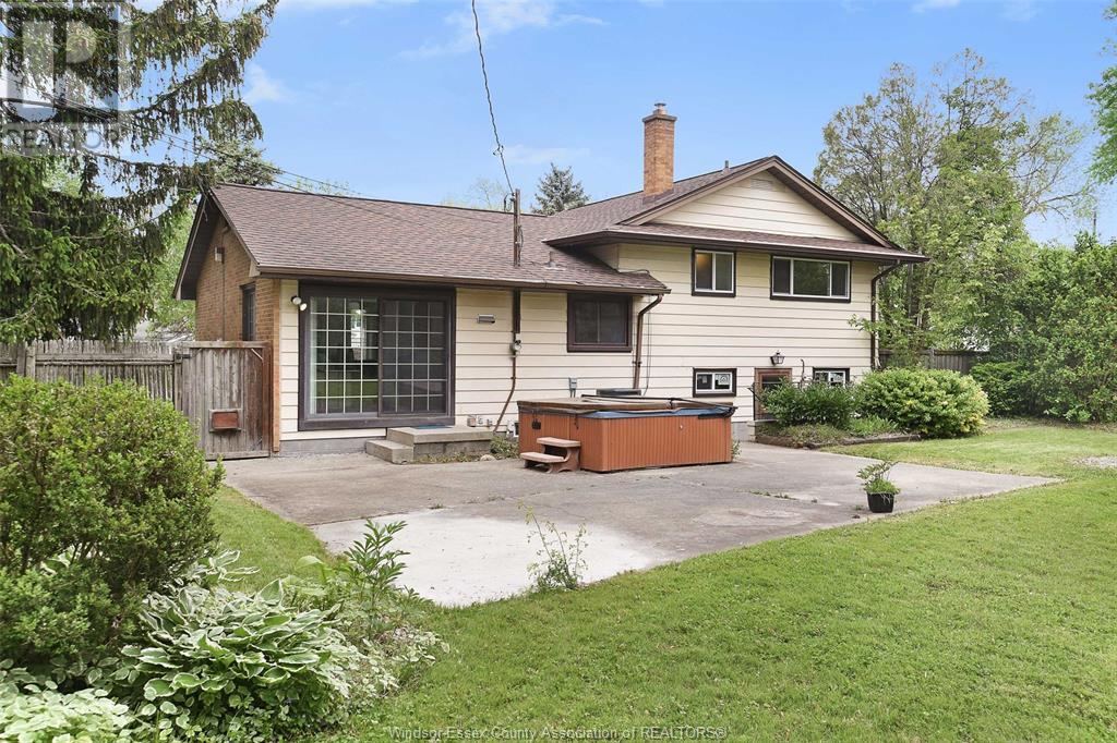Photo 12 of 1558 Stratford Court, Windsor ON
