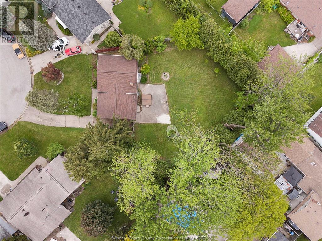Photo 37 of 1558 Stratford Court, Windsor ON
