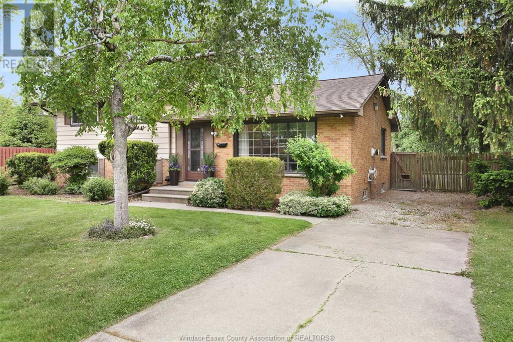 Photo 6 of 1558 Stratford Court, Windsor ON