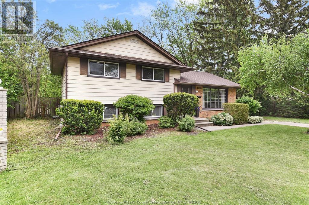 Photo 7 of 1558 Stratford Court, Windsor ON