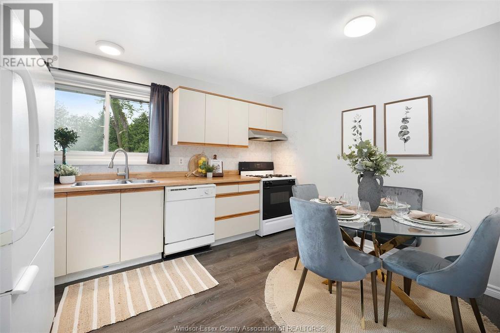 Photo 18 of 1558 Stratford Court, Windsor ON