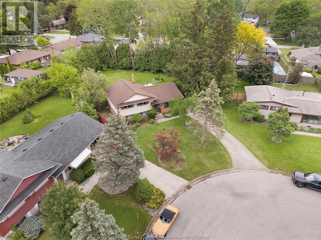 Photo 34 of 1558 Stratford Court, Windsor ON