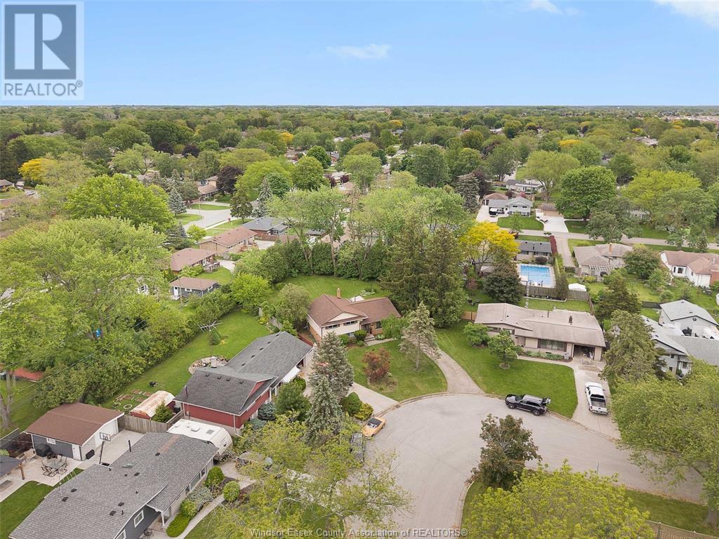 Photo 35 of 1558 Stratford Court, Windsor ON