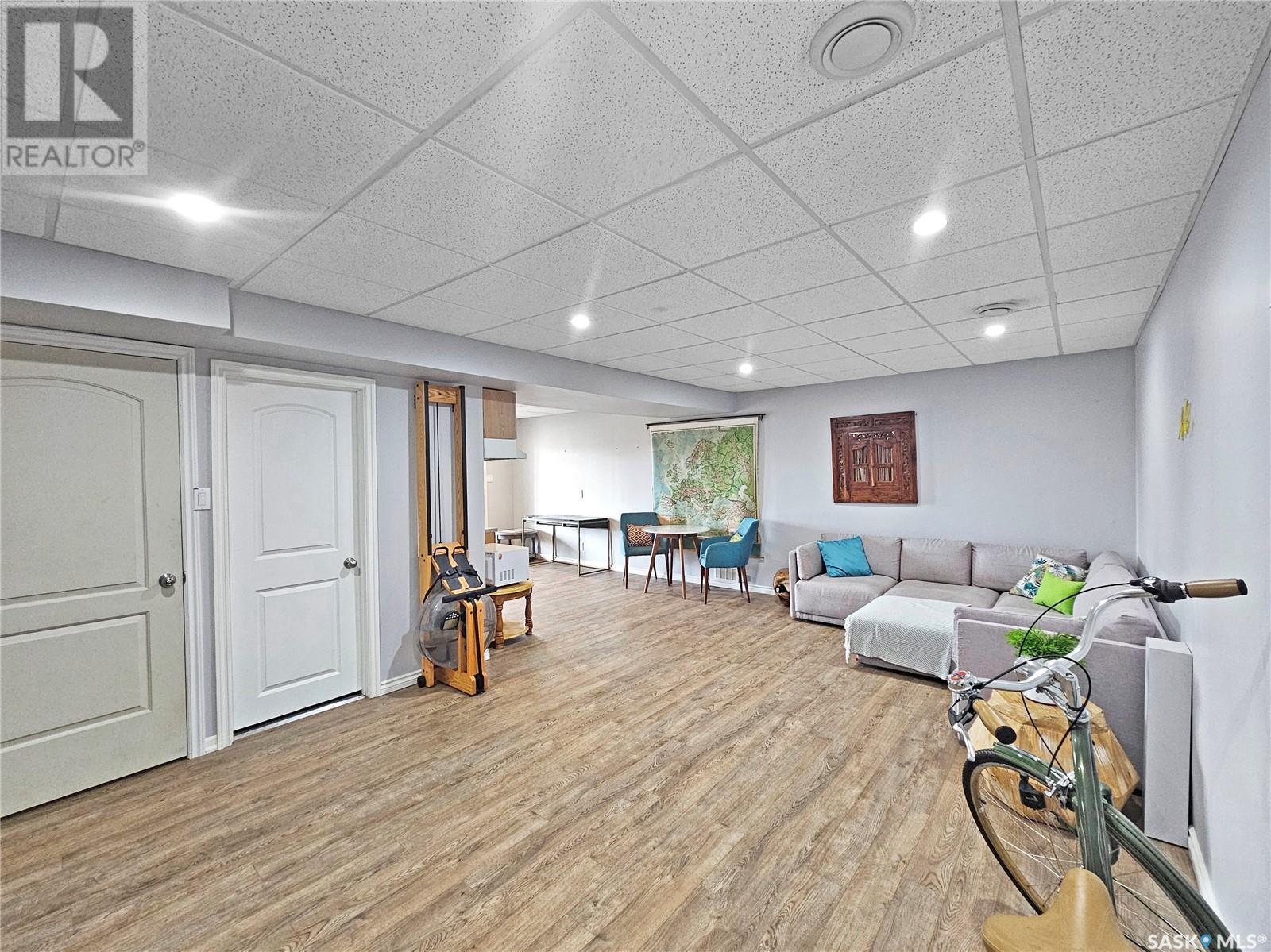 Single Family House Bungalow for Sale in  Bell STREET E Swift Current 