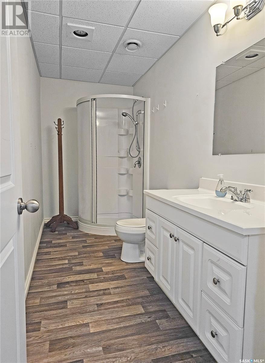 Single Family House Bungalow for Sale in  Bell STREET E Swift Current 