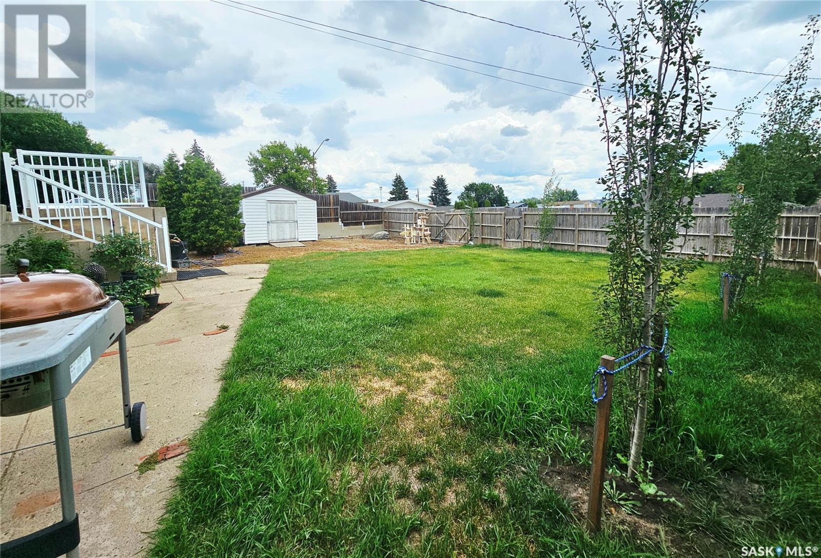 Single Family House Bungalow for Sale in  Bell STREET E Swift Current 