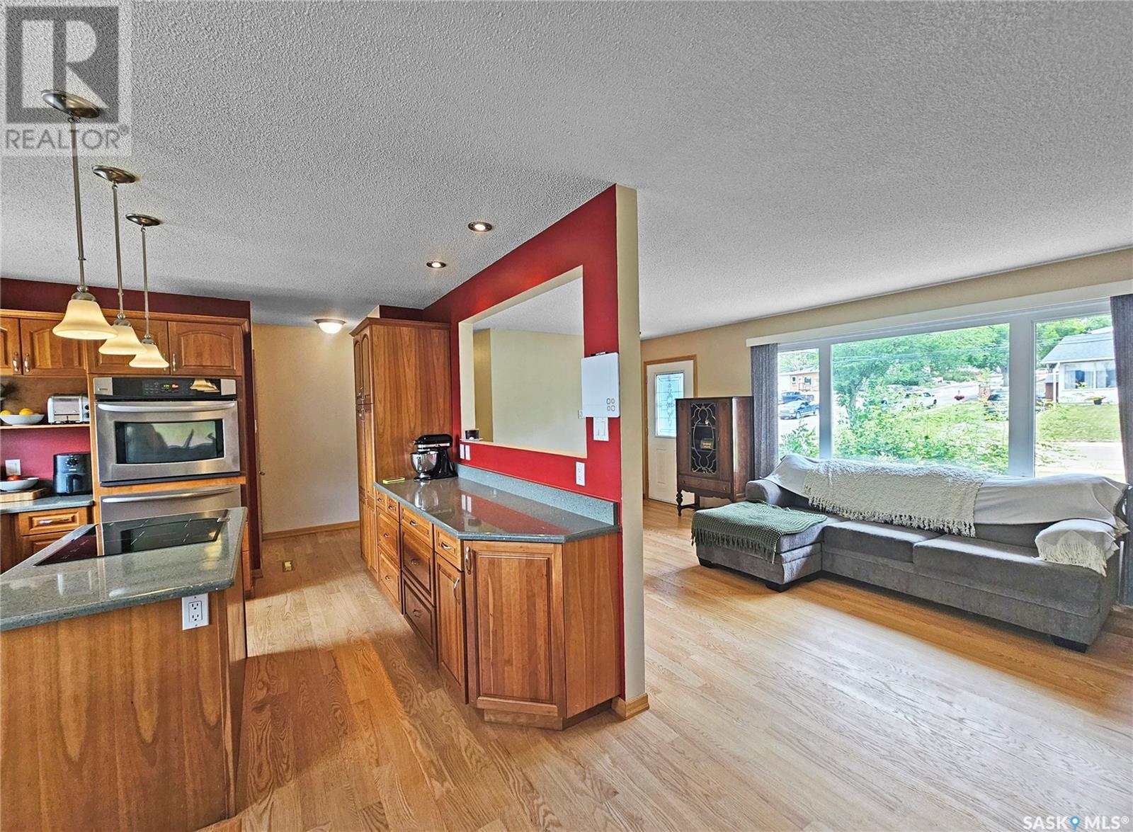 Single Family House Bungalow for Sale in  Bell STREET E Swift Current 