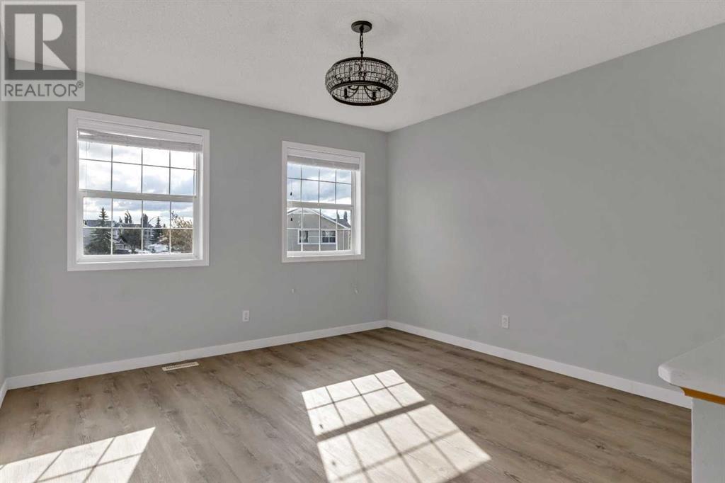 Single Family House for Sale in  Royal Elm Drive NW Royal Oak Calgary 