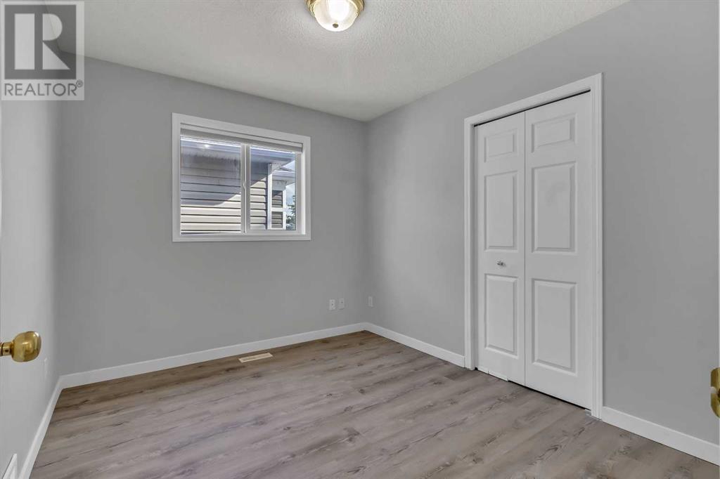 Single Family House for Sale in  Royal Elm Drive NW Royal Oak Calgary 