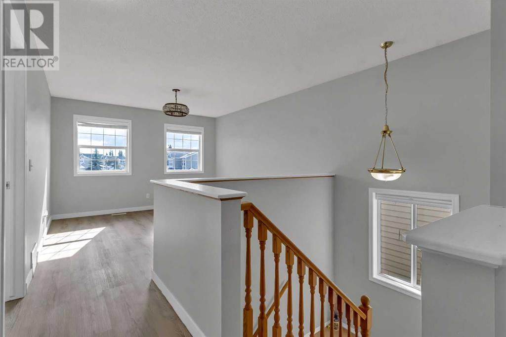 Single Family House for Sale in  Royal Elm Drive NW Royal Oak Calgary 