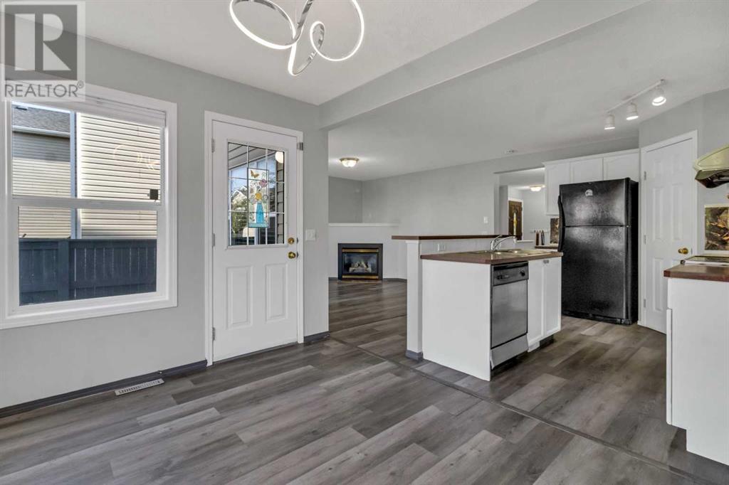 Single Family House for Sale in  Royal Elm Drive NW Royal Oak Calgary 