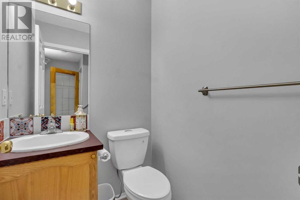 Single Family House for Sale in  Royal Elm Drive NW Royal Oak Calgary 