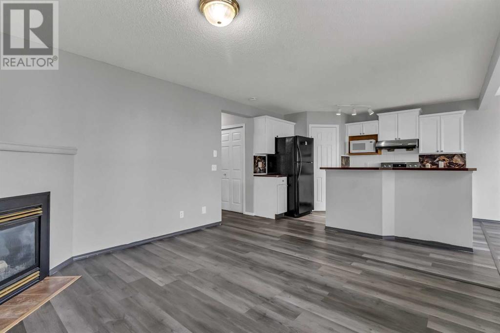 Single Family House for Sale in  Royal Elm Drive NW Royal Oak Calgary 