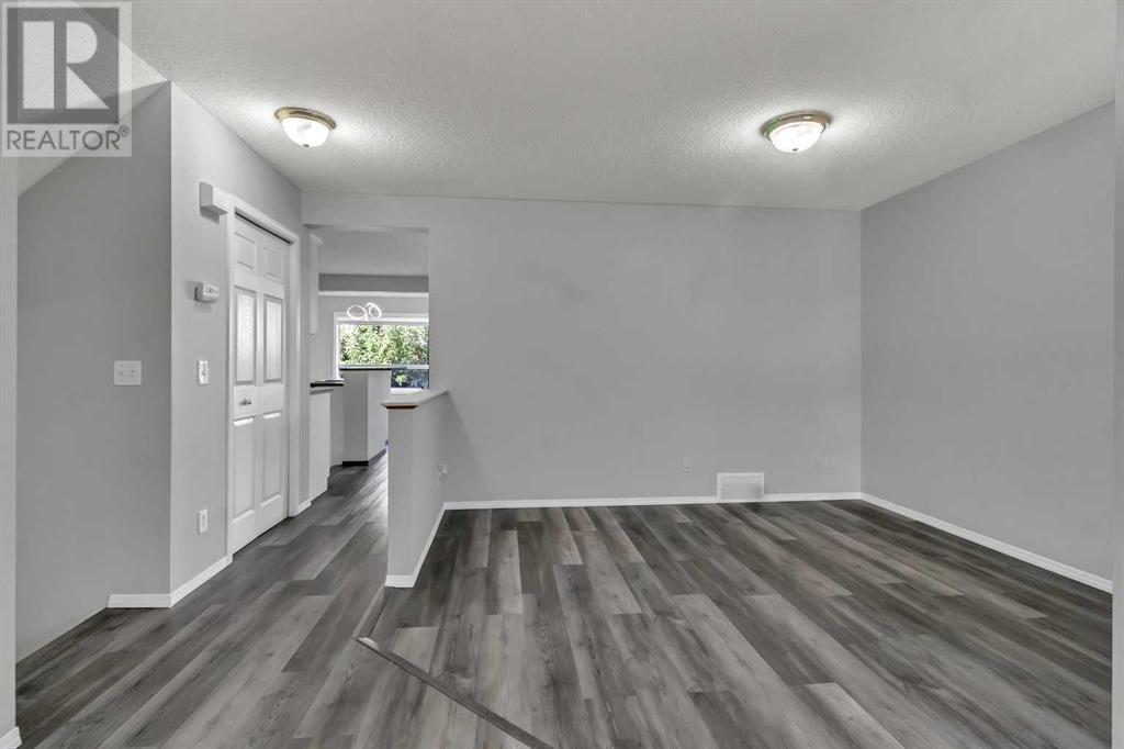 Single Family House for Sale in  Royal Elm Drive NW Royal Oak Calgary 