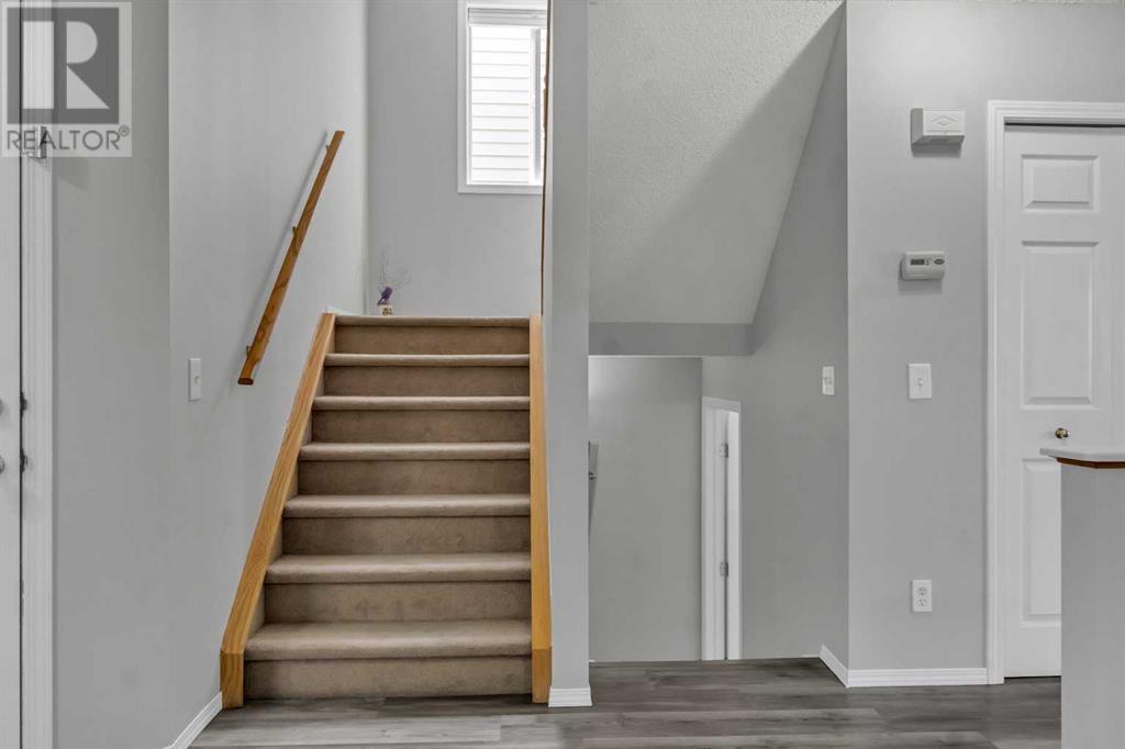 Single Family House for Sale in  Royal Elm Drive NW Royal Oak Calgary 