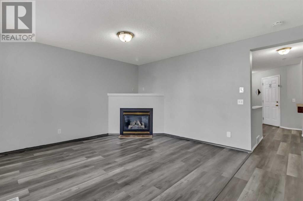Single Family House for Sale in  Royal Elm Drive NW Royal Oak Calgary 