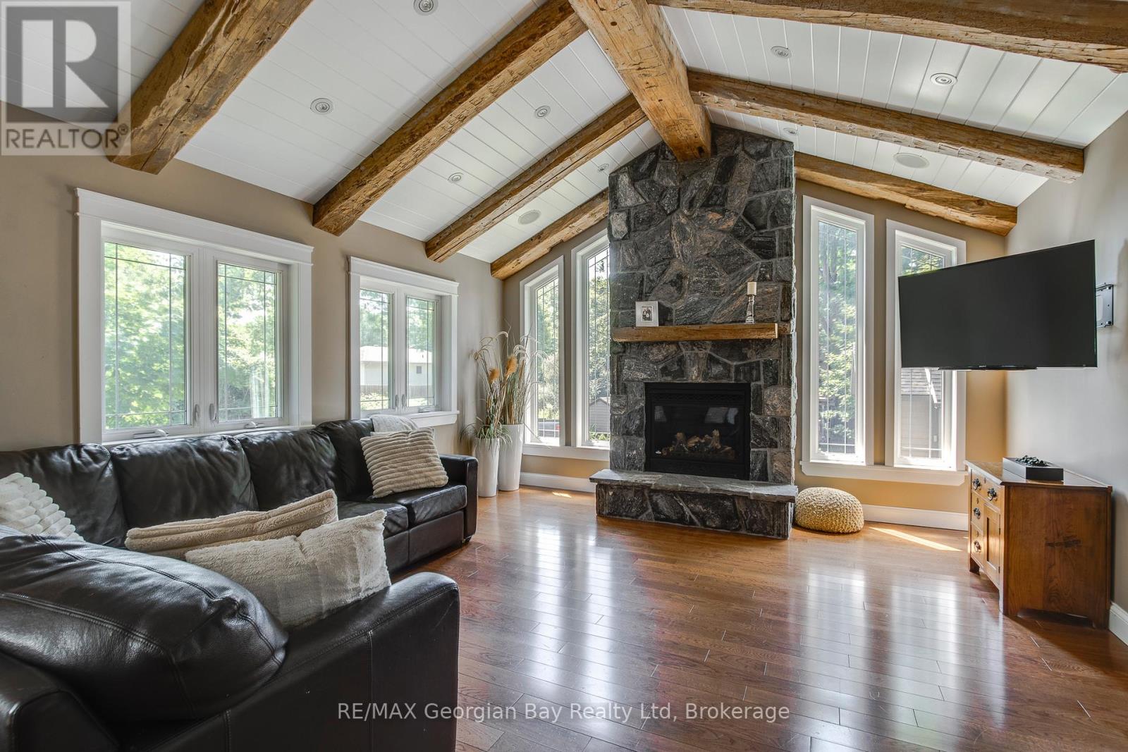 Photo 2 of 30 Brule Street, Penetanguishene ON