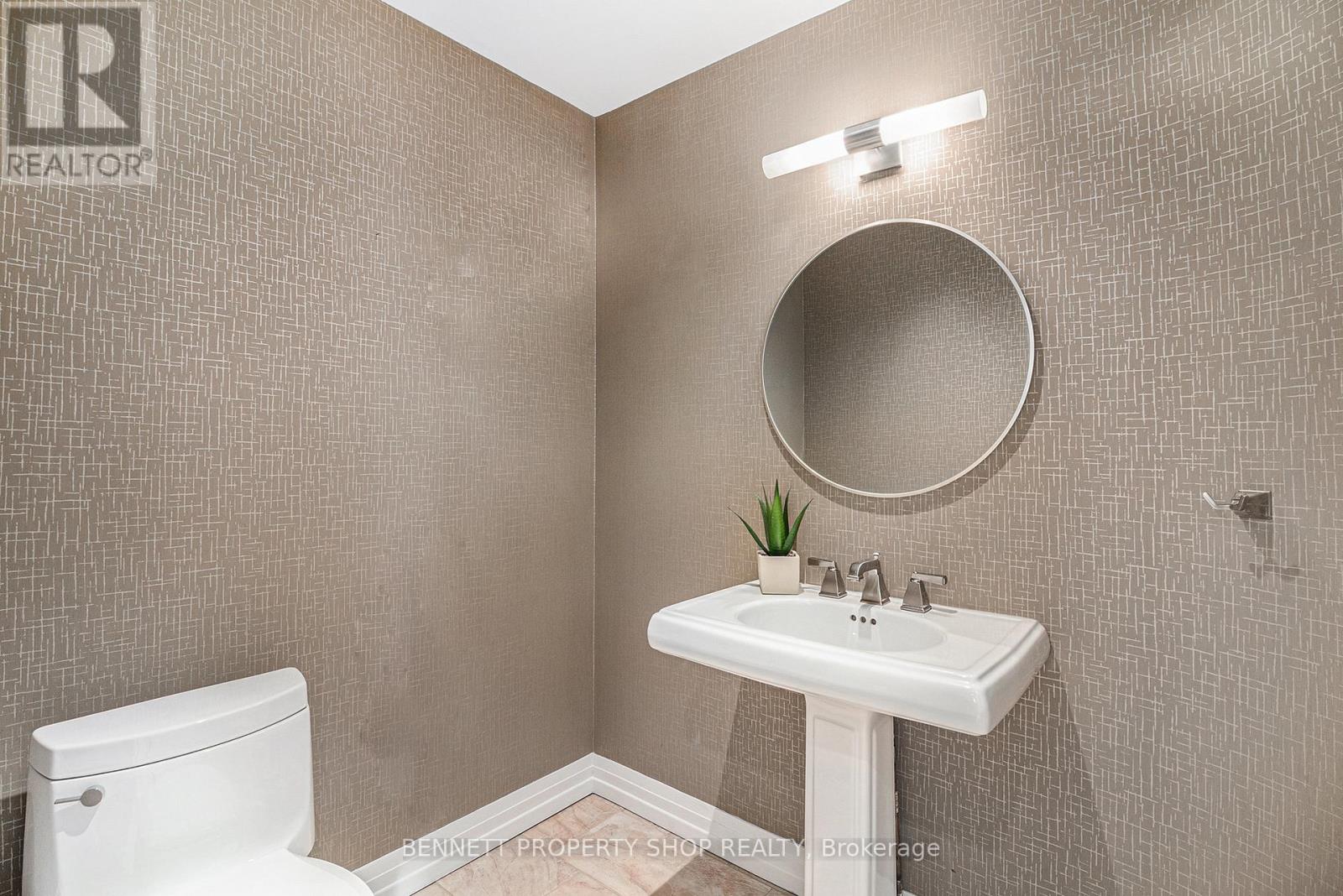 Photo 17 of 1934 Lenester Avenue, Ottawa ON