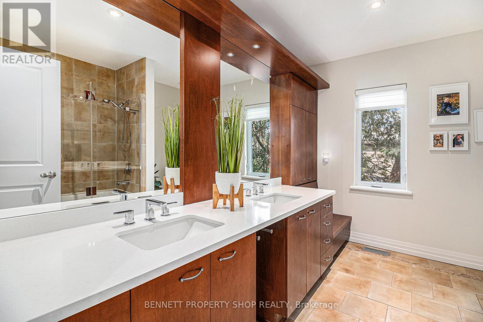 Photo 15 of 1934 Lenester Avenue, Ottawa ON