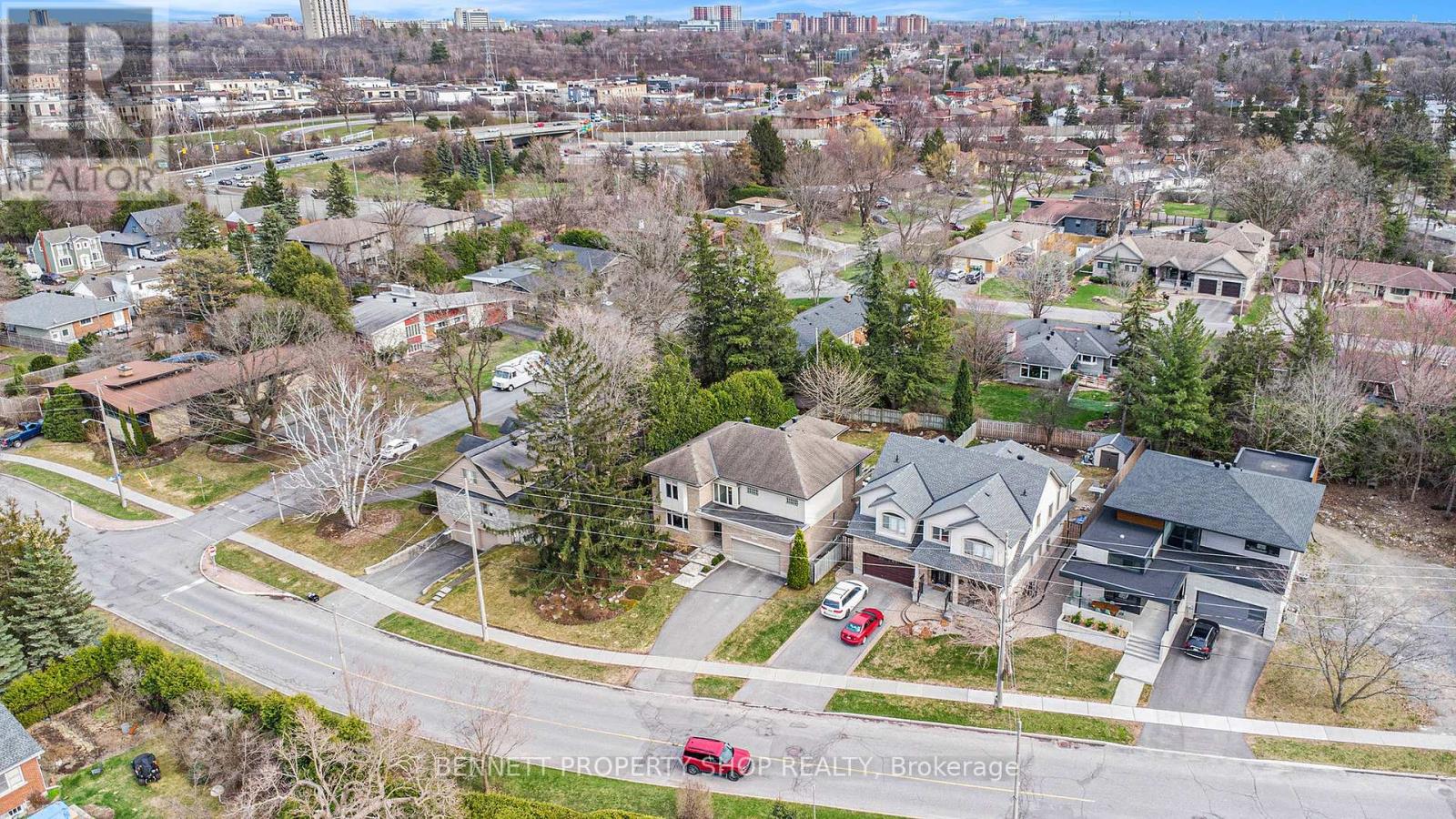 Photo 8 of 1934 Lenester Avenue, Ottawa ON