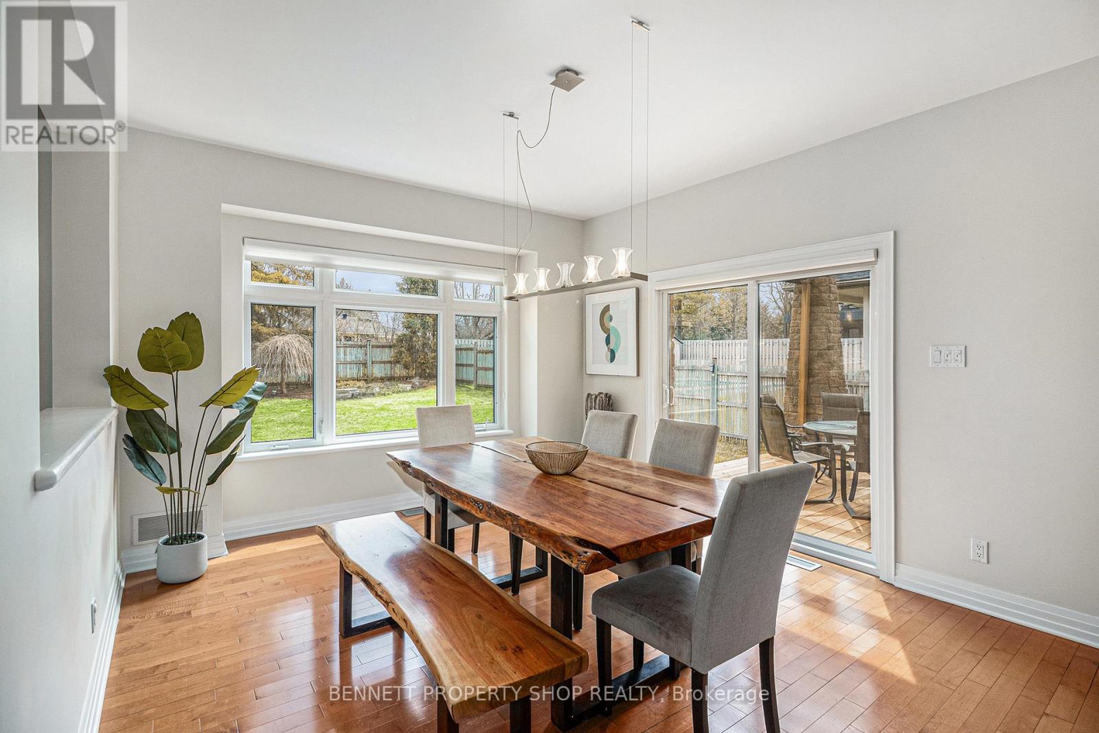 Photo 5 of 1934 Lenester Avenue, Ottawa ON