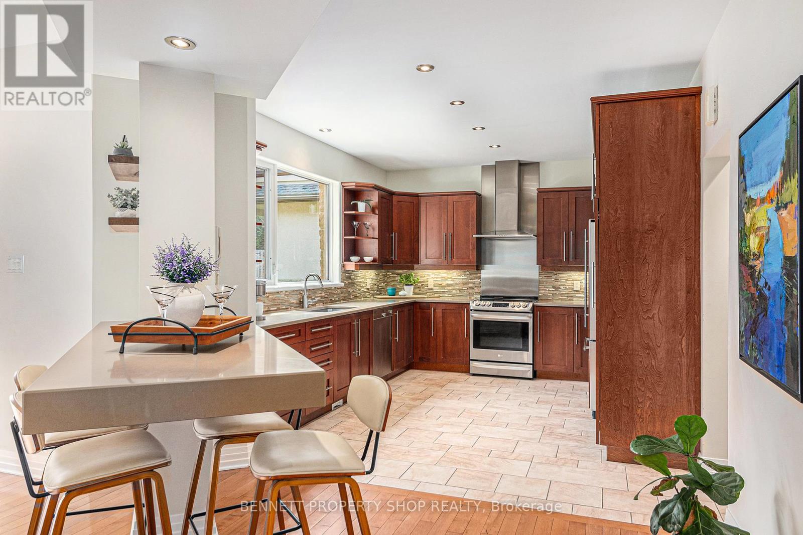 Photo 13 of 1934 Lenester Avenue, Ottawa ON