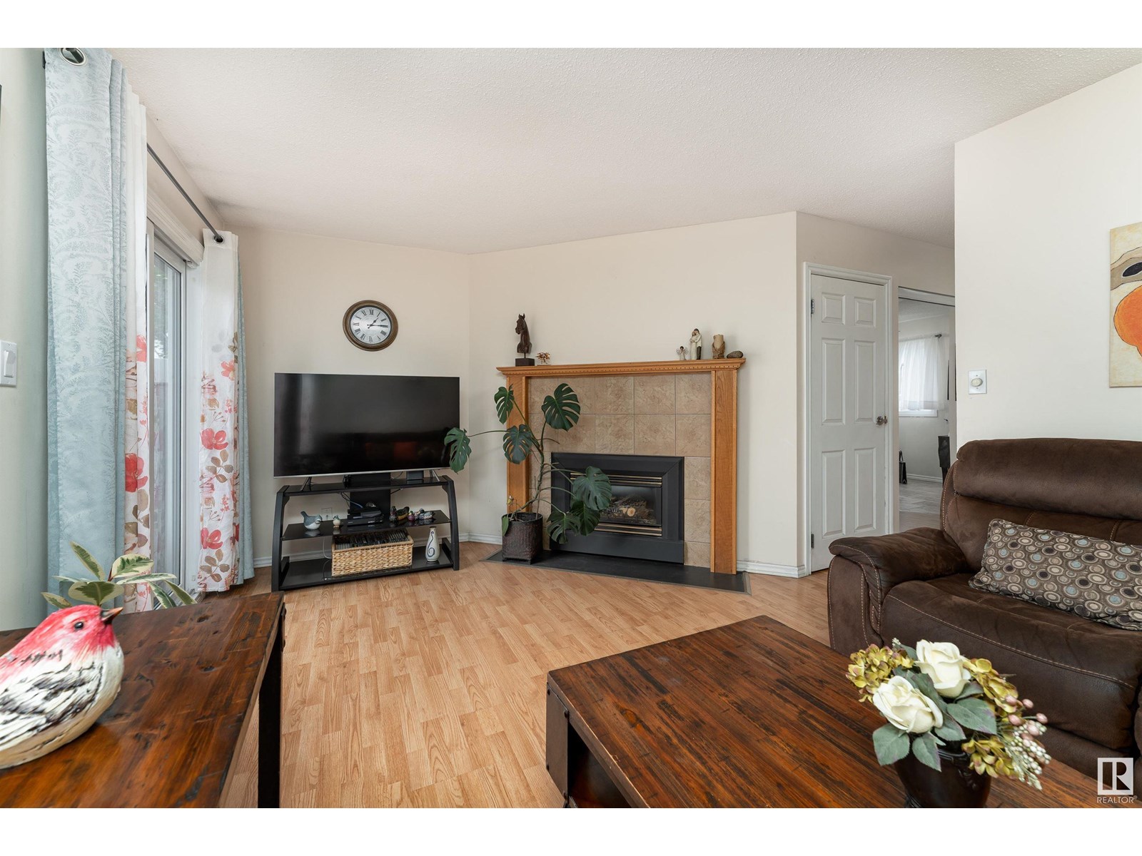 Photo 11 of 3195 139 Av Nw, Edmonton AB