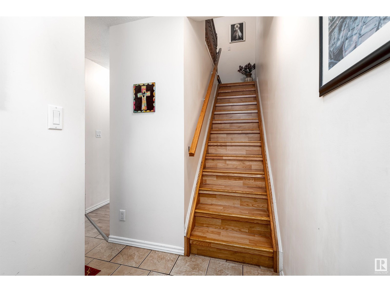 Photo 8 of 3195 139 Av Nw, Edmonton AB