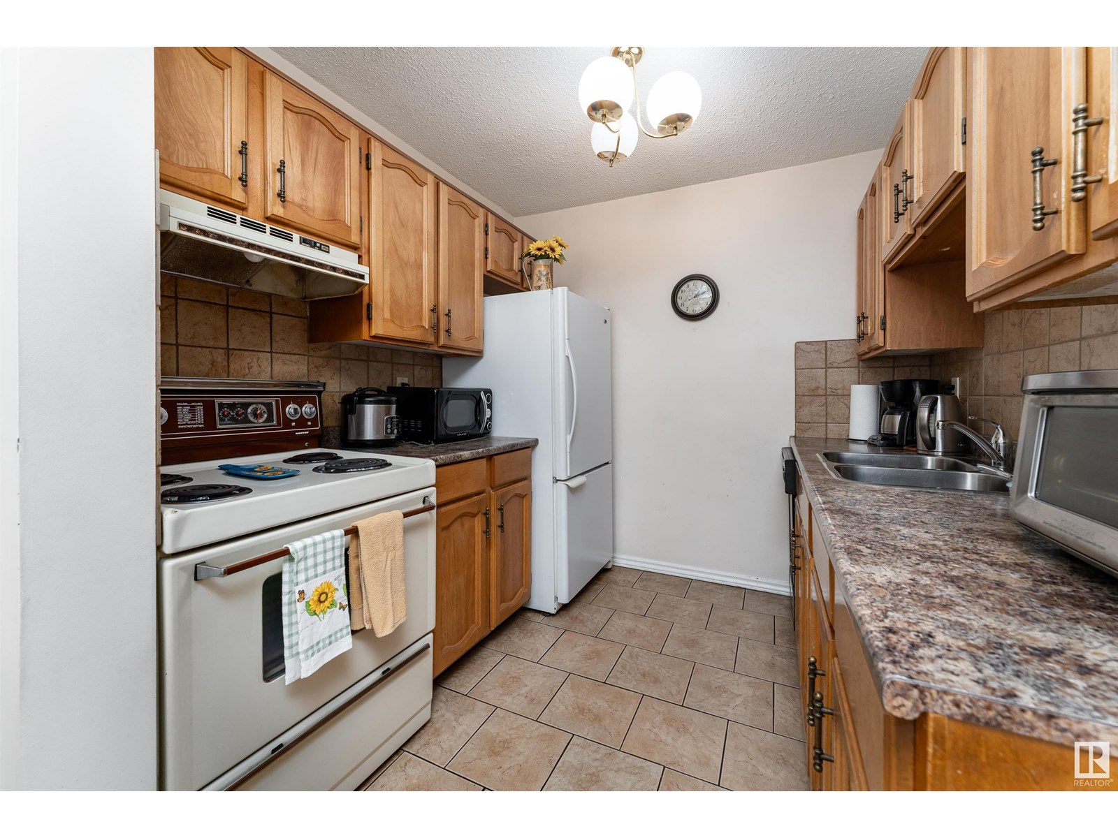 Photo 6 of 3195 139 Av Nw, Edmonton AB