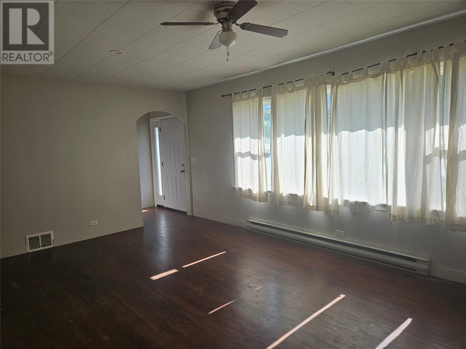 316 6TH Avenue, Nakusp