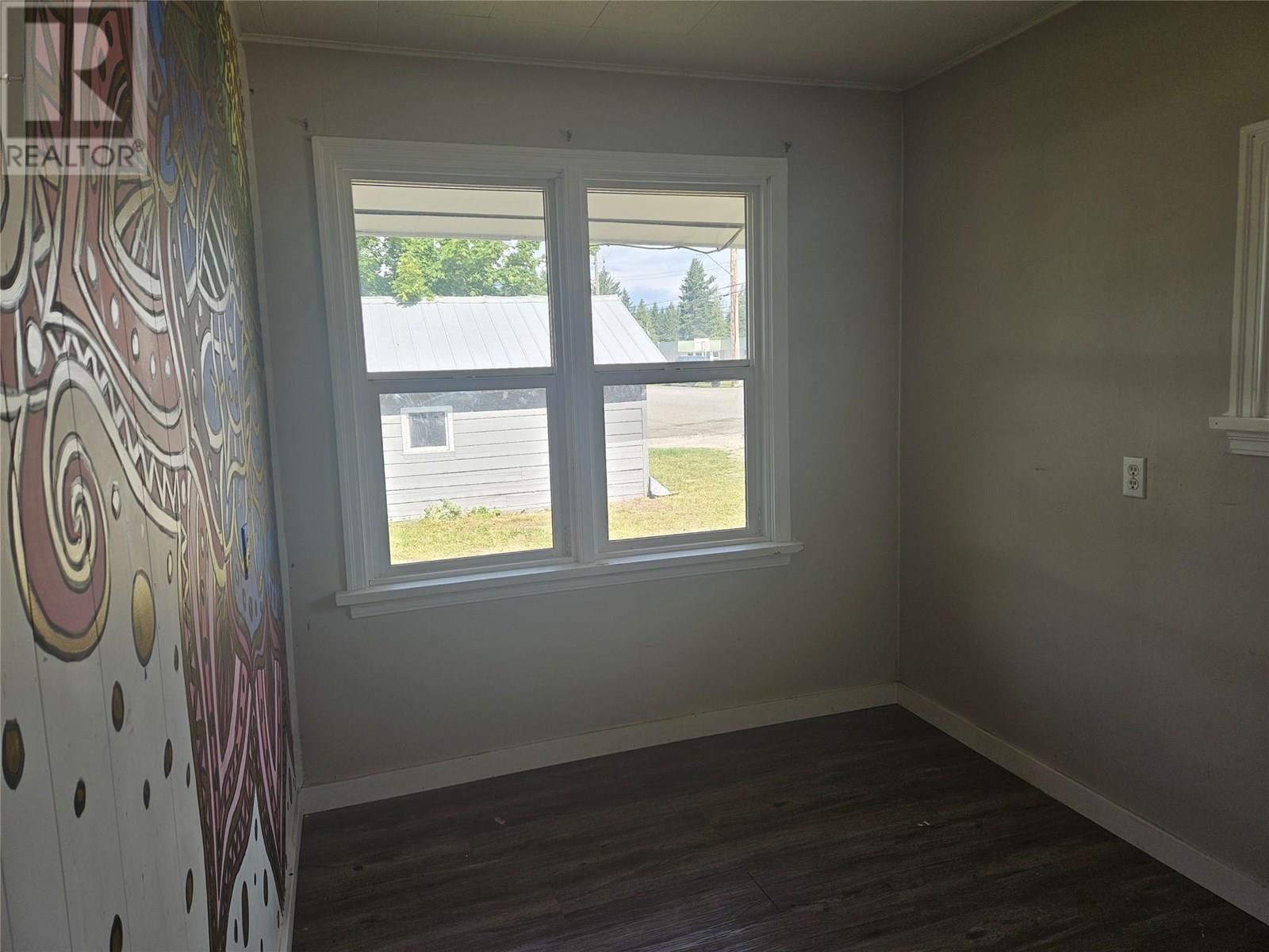 316 6TH Avenue, Nakusp
