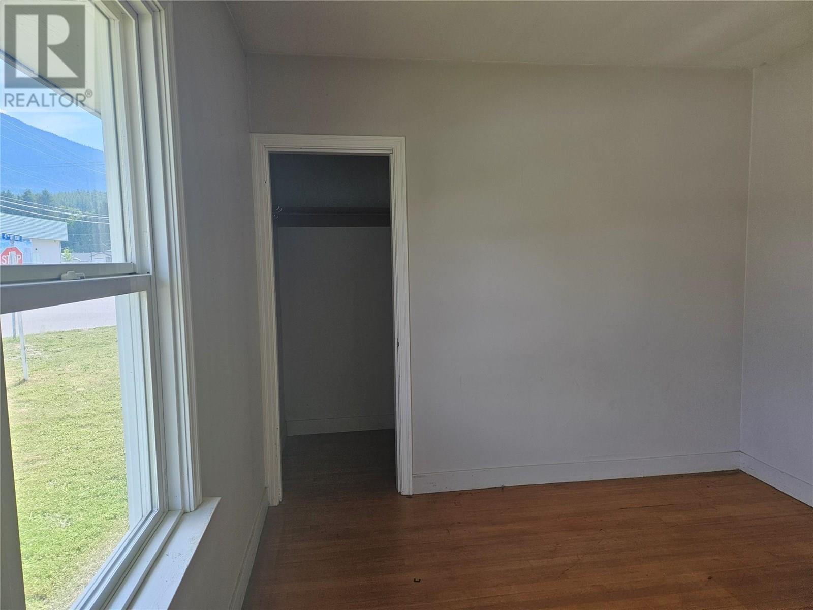 316 6TH Avenue, Nakusp