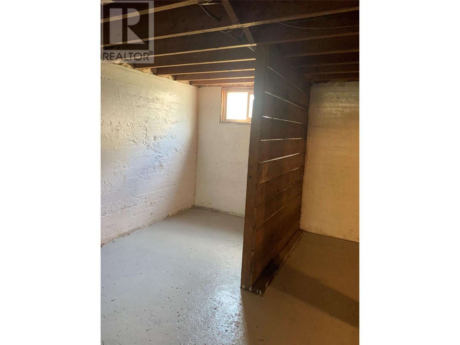 316 6TH Avenue, Nakusp