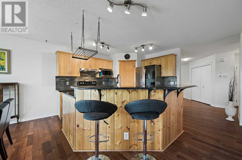 Single Family House for Sale in  Tuscany Ridge Terrace NW Tuscany Calgary 