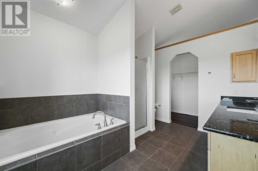 Single Family House for Sale in  Tuscany Ridge Terrace NW Tuscany Calgary 